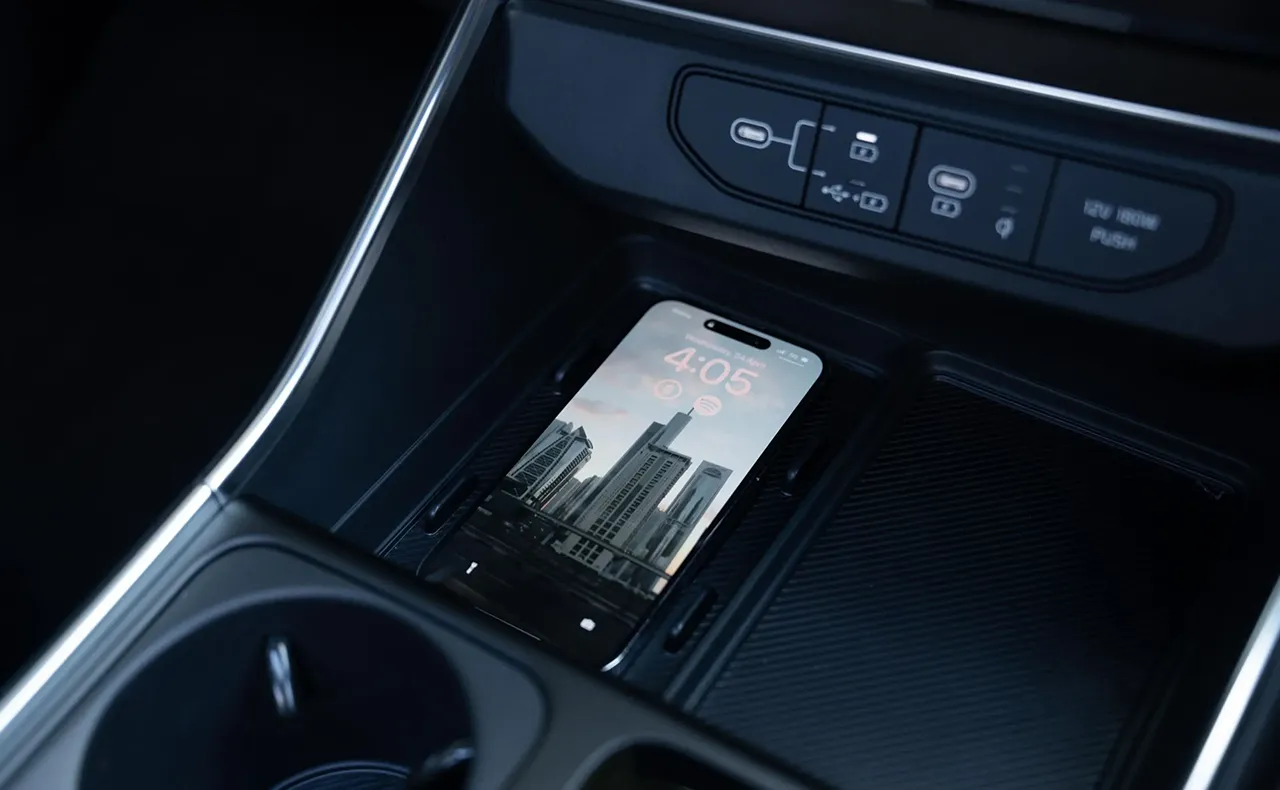 Distrikia-kia-carnival-interior-tootlip-tablero