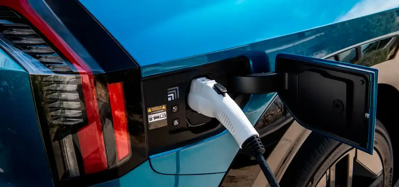 Distrikia-kia-ev9-exterior-puerto-de-carga